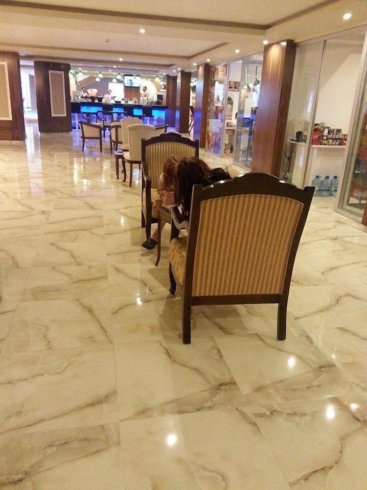 ألانيا شقق وفندق لافينيا المظهر الخارجي الصورة